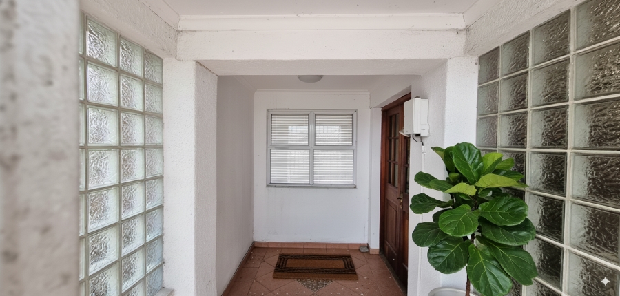 To Let commercial Property for Rent in Grassy Park Western Cape